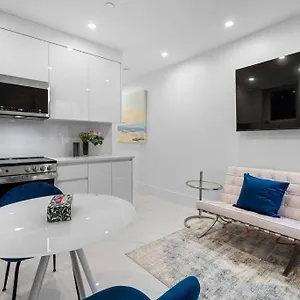  Apartment Brand New 2 Bedroom Point Grey Getaway Canada